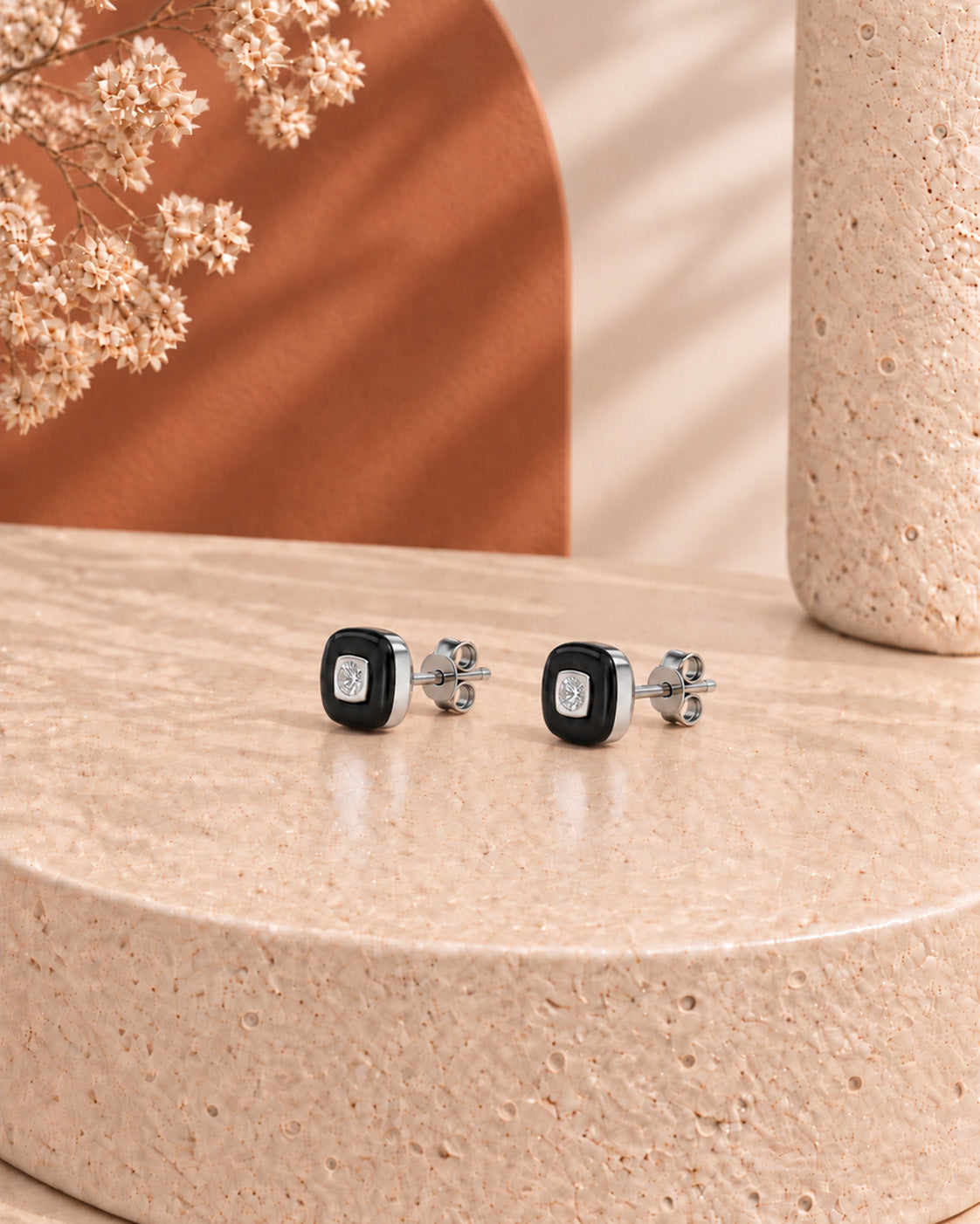 14K white gold open circle round diamond earrings by Oré
