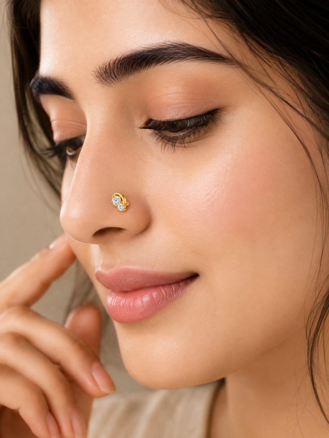 Ore 9K Gold Round Floral Cluster Nose Pin